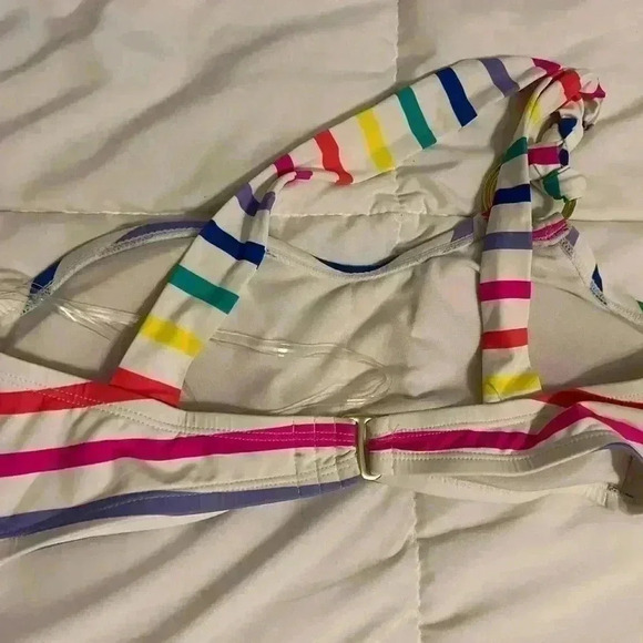 Sugar Beach bikini top sz medium, gold accents, removable pads - Picture 5 of 6